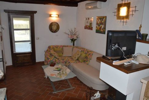 T411 - Appartamento in Vendita Castagneto Carducci 12