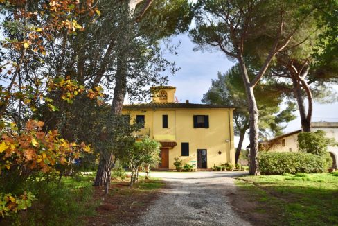 T705 - Villa in Vendita a Castagneto Carducci 01