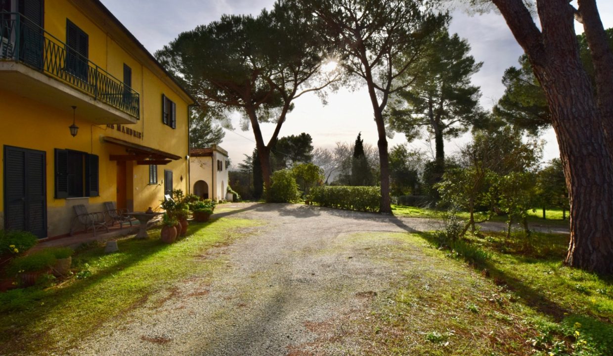 T705 - Villa in Vendita a Castagneto Carducci 02