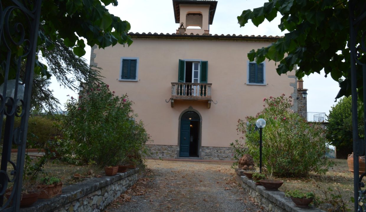 T903 - Villa in Vendita a Montecatini Val di Cecina 01