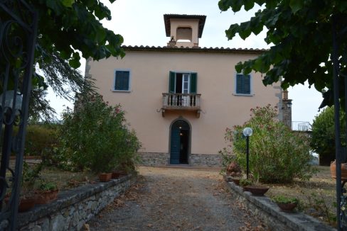 T903 - Villa in Vendita a Montecatini Val di Cecina 01