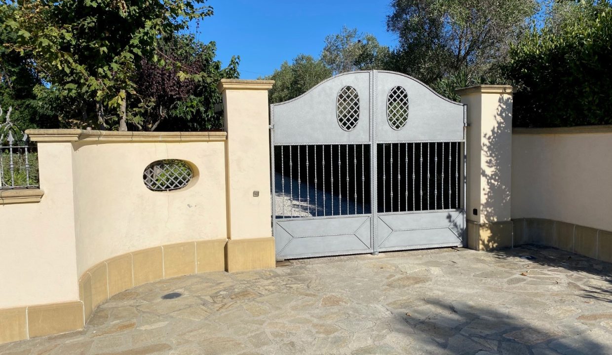 T904 - Villa in Vendita a Cecina 02