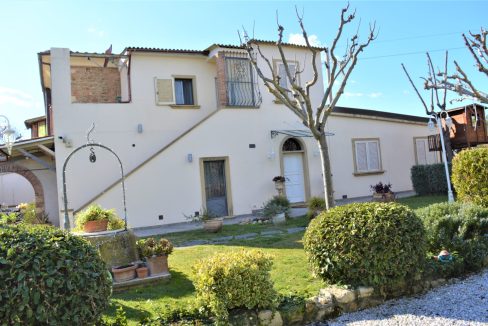 T904 - Villa in Vendita a Cecina 03