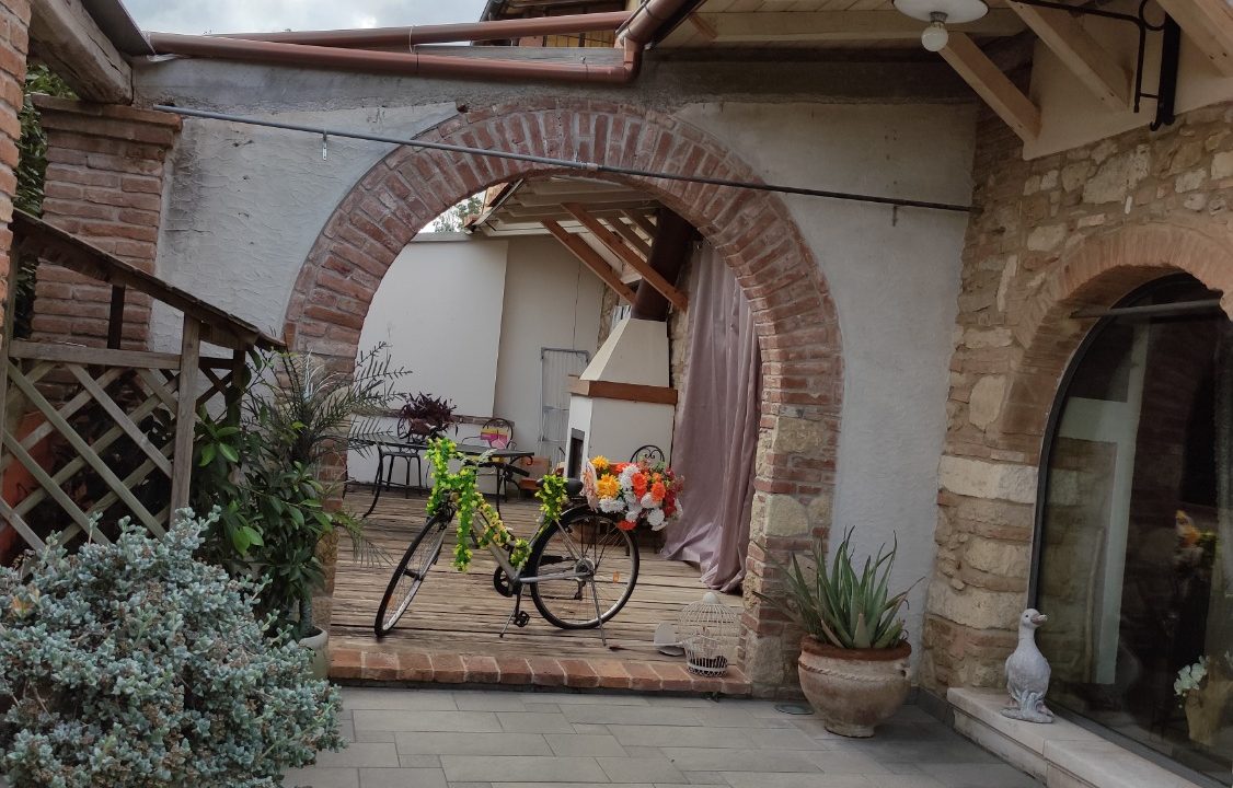 T904 - Villa in Vendita a Cecina 09