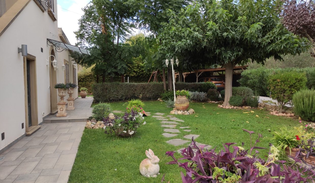 T904 - Villa in Vendita a Cecina 11
