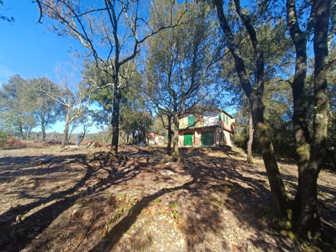 VILLETTA IN CAMPAGNA CON AMPIO TERRENO
